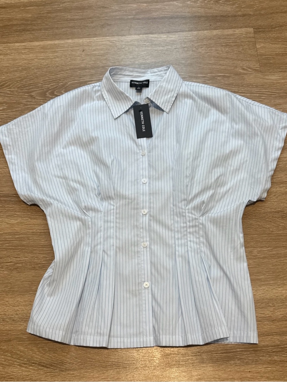NWT Kenneth Cole Women’s Blouse Size Light/Medium Blue White Striped Pleated